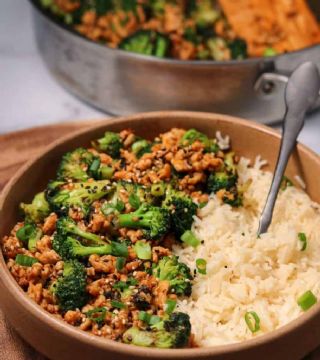 Honey Sriracha Ground Chicken and Broccoli image